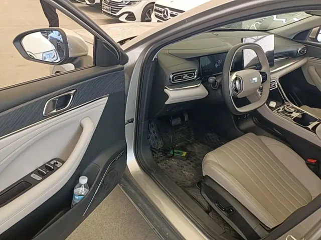 Geely Galaxy Stellar 6 — Фото автомобиля 15