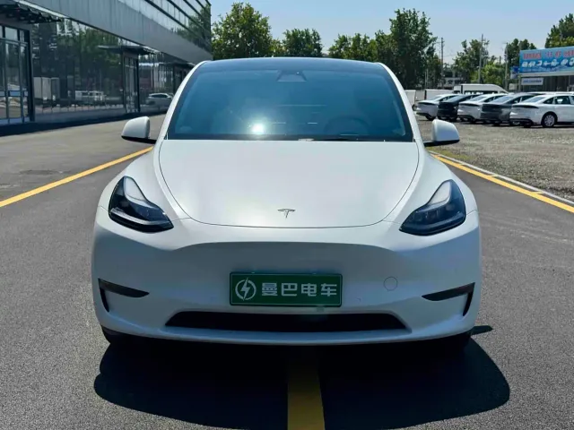 Tesla Model Y — Фото автомобиля 8