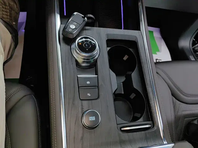 Ford Explorer — Фото автомобиля 13