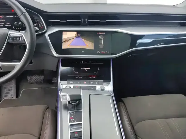 Audi A7L — Фото автомобиля 13