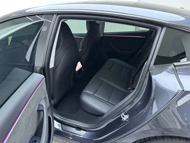 Tesla Model 3 — Фото автомобиля 18