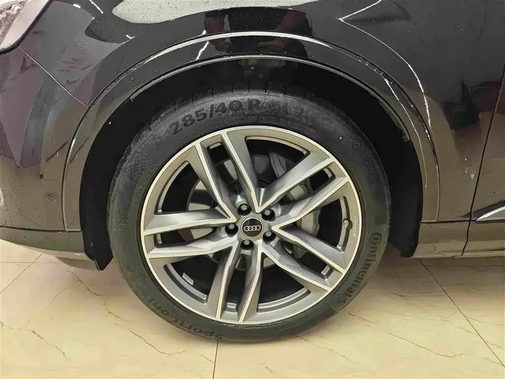 Audi Audi Q7 2024 55 TFSI quattro S line Sport — Фото автомобиля 8