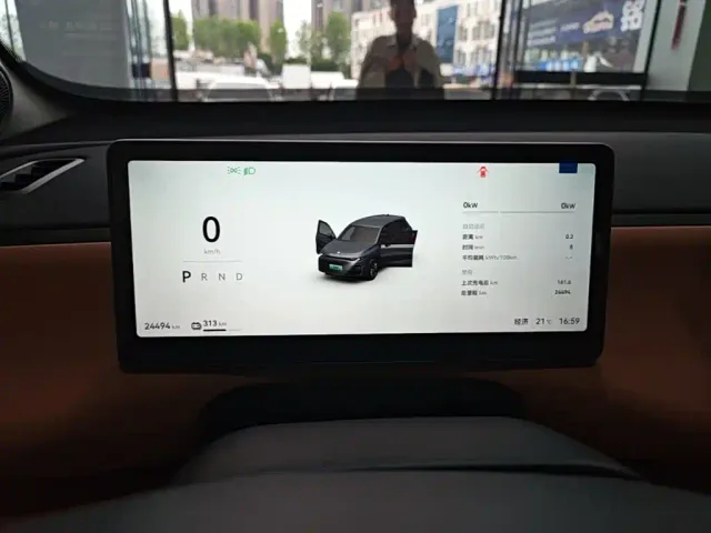 Leapmotor C10 — Фото автомобиля 6