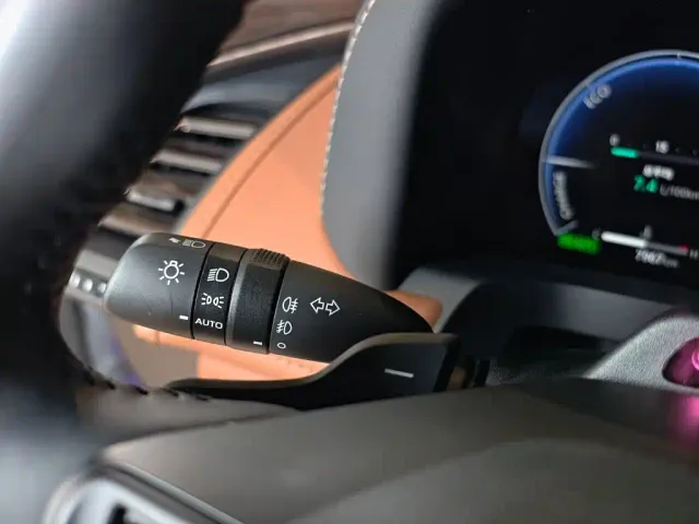 Toyota Alphard — Фото автомобиля 26