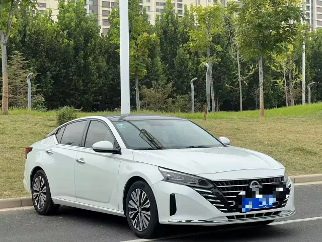 Nissan Teana — Фото автомобиля 3