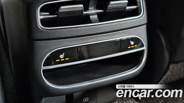 Genesis GV70 — Фото автомобиля 25