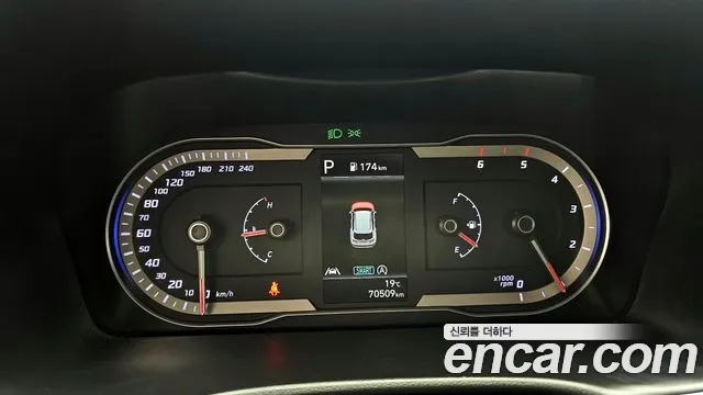 Hyundai Tucson Tucson (NX4) Дизель 2.0 2WD — Фото автомобиля 8