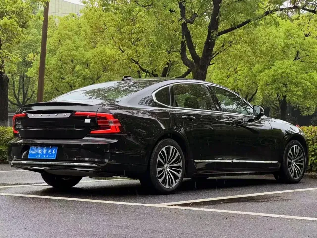 Volvo S90 — Фото автомобиля 5