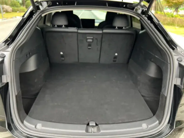 Tesla Model Y — Фото автомобиля 5