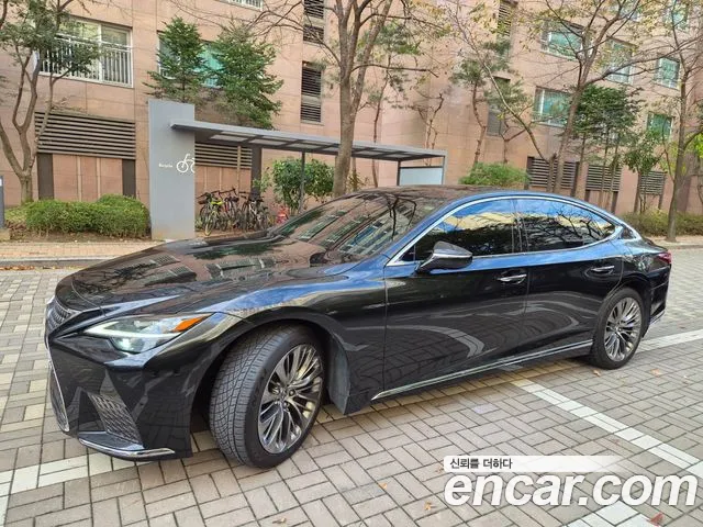 Фотография автомобиля — Lexus LS LS500h 5th Gen