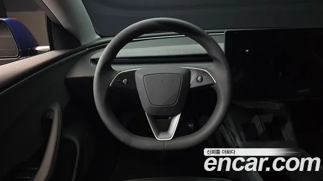 Tesla Model 3 — Фото автомобиля 13