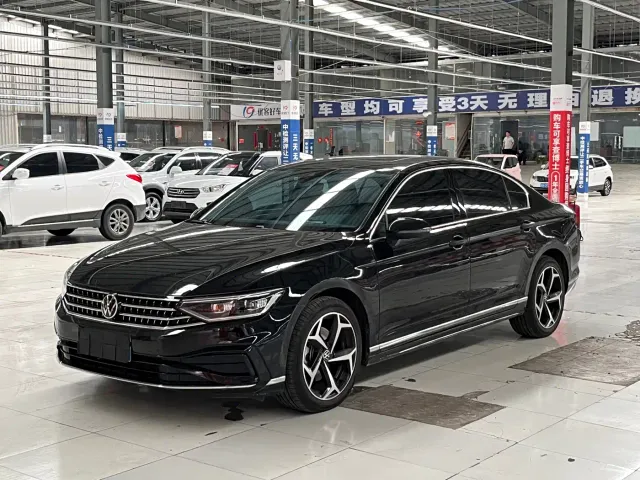 Фотография автомобиля — Volkswagen Magotan