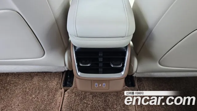 Hyundai Grandeur Grandeur (GN7) 3.5 Бензин 2WD — Фото автомобиля 30