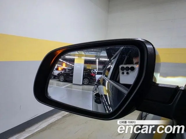 Hyundai Venue — Фото автомобиля 11