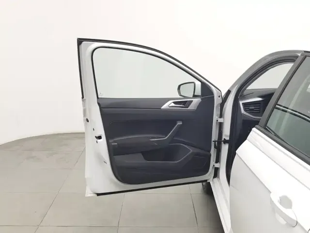 Volkswagen Polo — Фото автомобиля 8