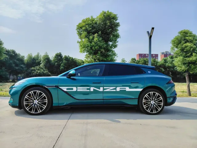 Denza Z9GT — Фото автомобиля 2