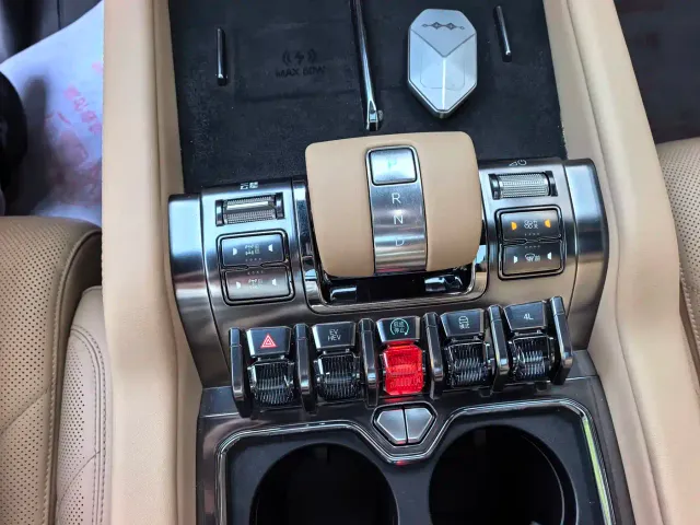 BYD FangChengBao Leopard 8 — Фото автомобиля 18