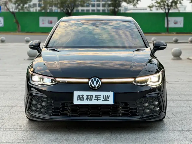 Volkswagen Golf GTI — Фото автомобиля 2
