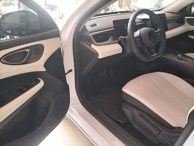 BYD Seal 05 DM-i — Фото автомобиля 11