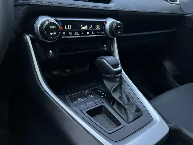 Toyota Wildlander — Фото автомобиля 23