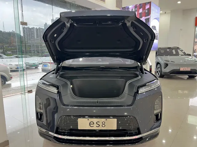 Nio ES8 — Фото автомобиля 22