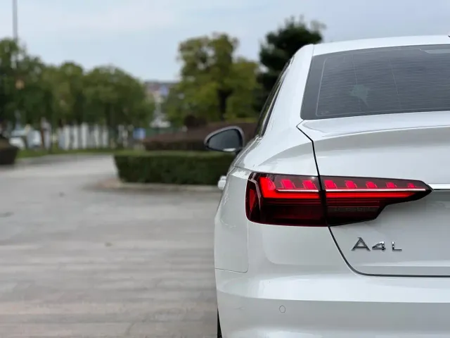 Audi A4L — Фото автомобиля 12