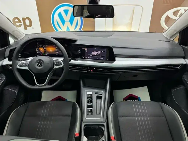 Volkswagen Golf — Фото автомобиля 9