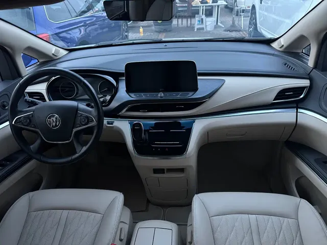 Buick GL8 — Фото автомобиля 8