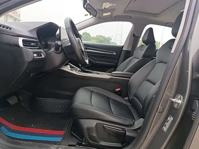 Geely Emgrand — Фото автомобиля 14