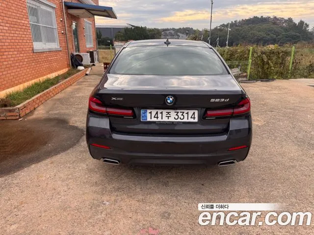 BMW 5 Series G30 — Фото автомобиля 4