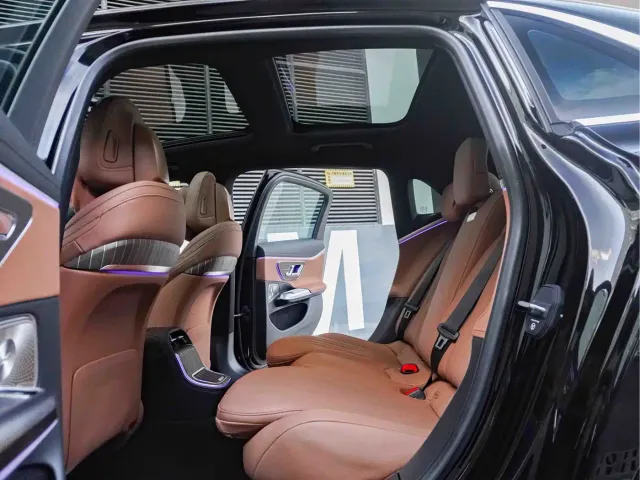 Mercedes-Benz E-Class — Фото автомобиля 30