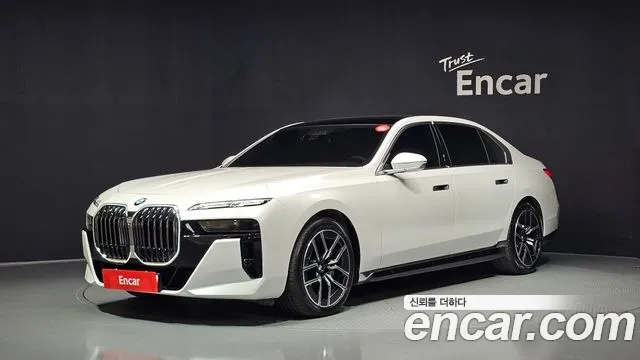 Фотография автомобиля — BMW 7 Series