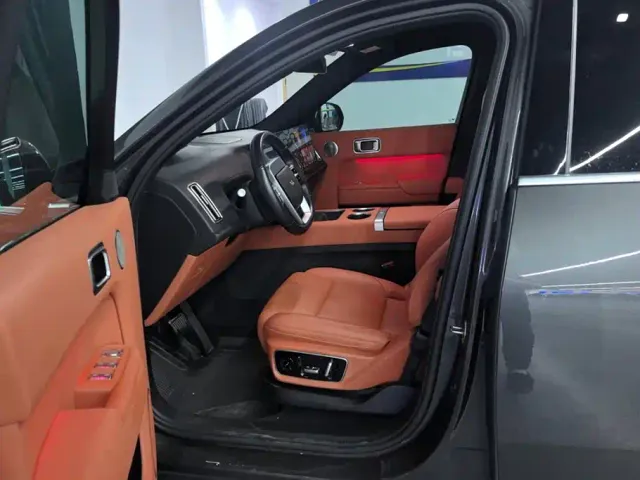 Li Auto L7 — Фото автомобиля 8