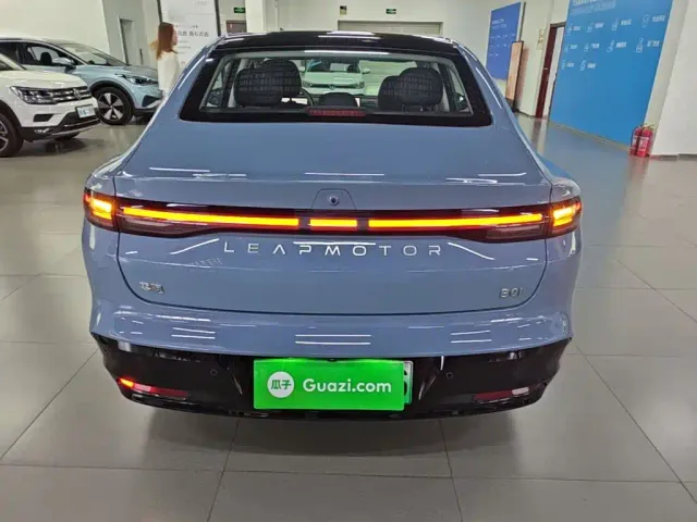 Leapmotor B01 — Фото автомобиля 5