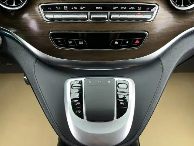 Mercedes-Benz V-Class — Фото автомобиля 29