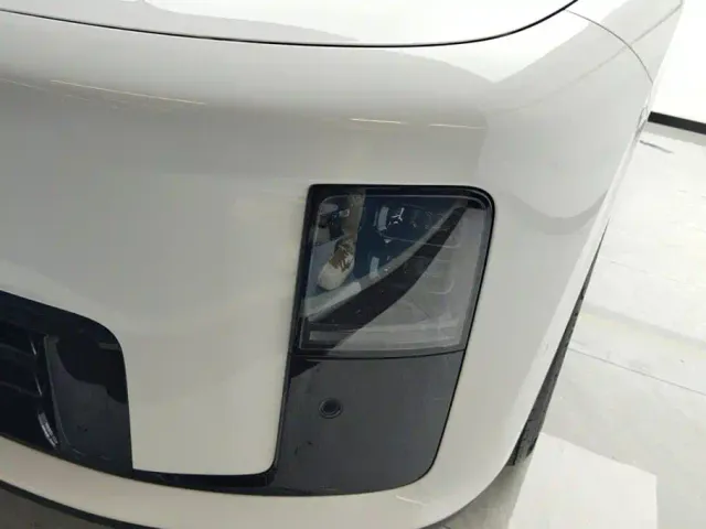 Li Auto i8 — Фото автомобиля 5