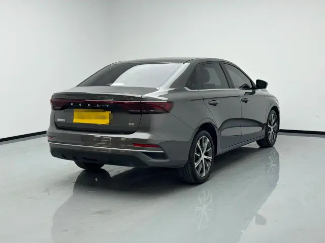 Geely Emgrand — Фото автомобиля 4