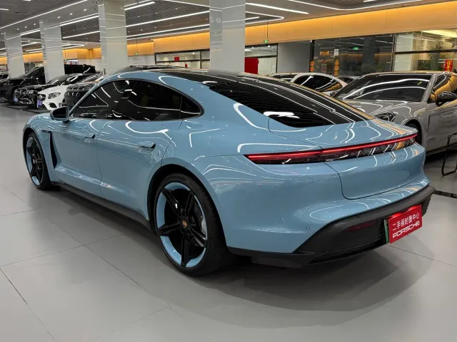 Porsche Taycan — Фото автомобиля 4