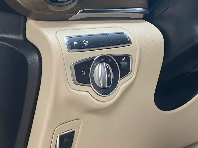 Mercedes-Benz V-Class — Фото автомобиля 4