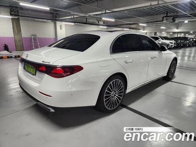 Mercedes-Benz E-Class — Фото автомобиля 8