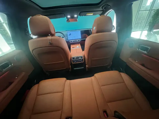 Li Auto L6 — Фото автомобиля 6