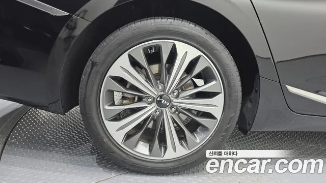Kia K8 — Фото автомобиля 5