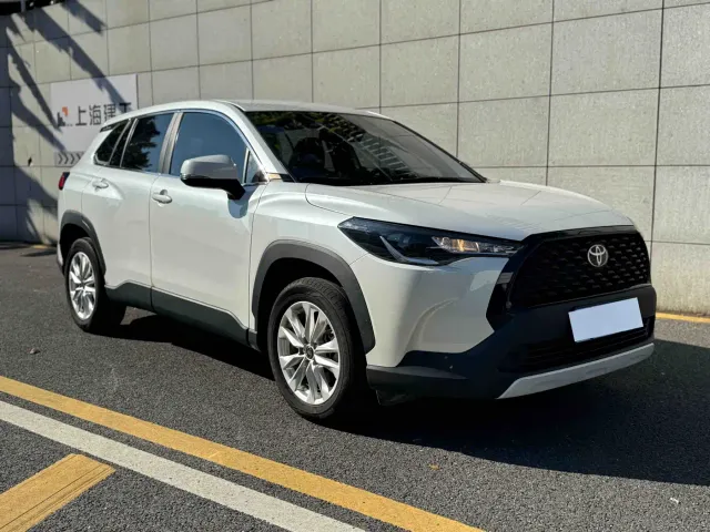 Toyota Corolla Cross — Фото автомобиля 3