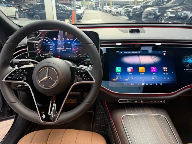 Mercedes-Benz E-Class — Фото автомобиля 12