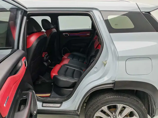 Geely ICON — Фото автомобиля 7