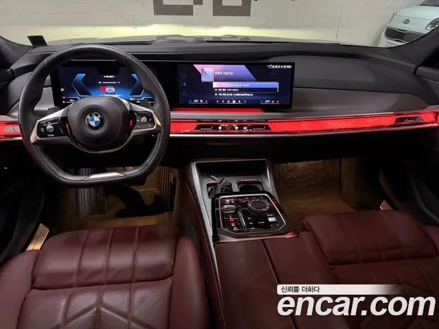 BMW 7 Series G70 — Фото автомобиля 11