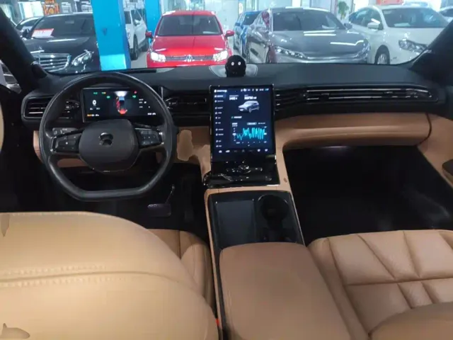 Nio ES8 — Фото автомобиля 9