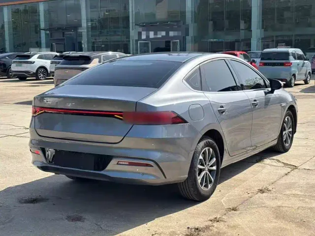 BYD Qin PLUS — Фото автомобиля 6