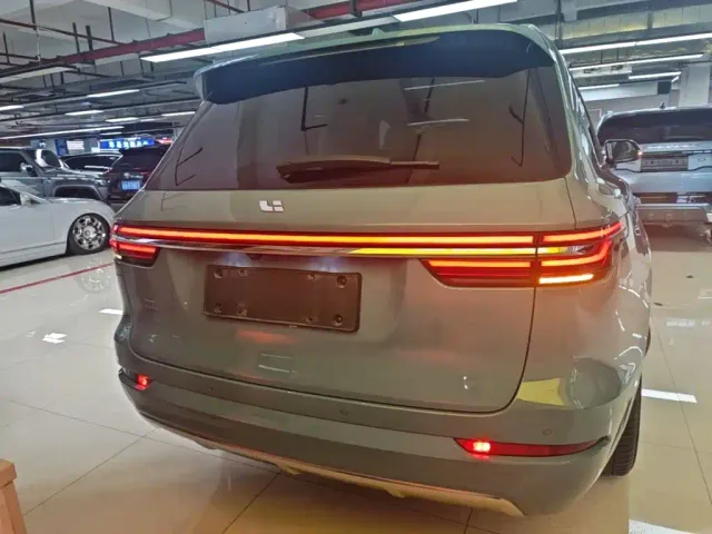 Li Auto ONE — Фото автомобиля 5