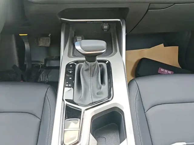 Geely Emgrand — Фото автомобиля 13